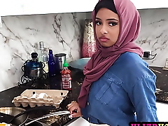 Arab teen wife Hadiya Honey fully needs near learn a few things about sex